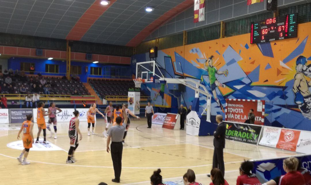 Nelson anotando el último punto del partido