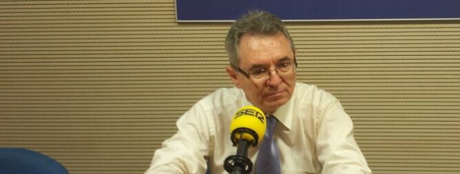 Javier Moro, director de Explotaciones de Repsol, en los estudios de la SER