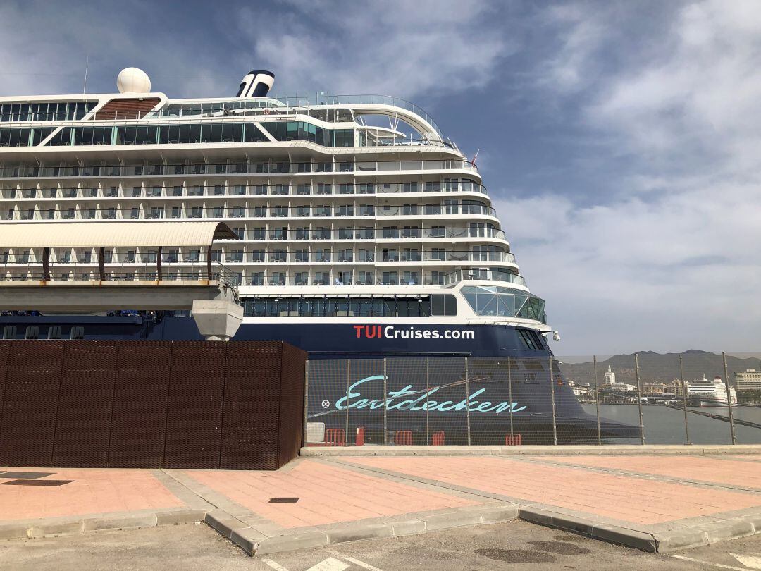 Buque Mein Schiff 2 de la naviera alemana TUI atracado en el Puerto de Málaga