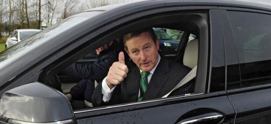 Enda Kenny, líder del Fine Gael, una de las claves para formar el nuevo gobierno.