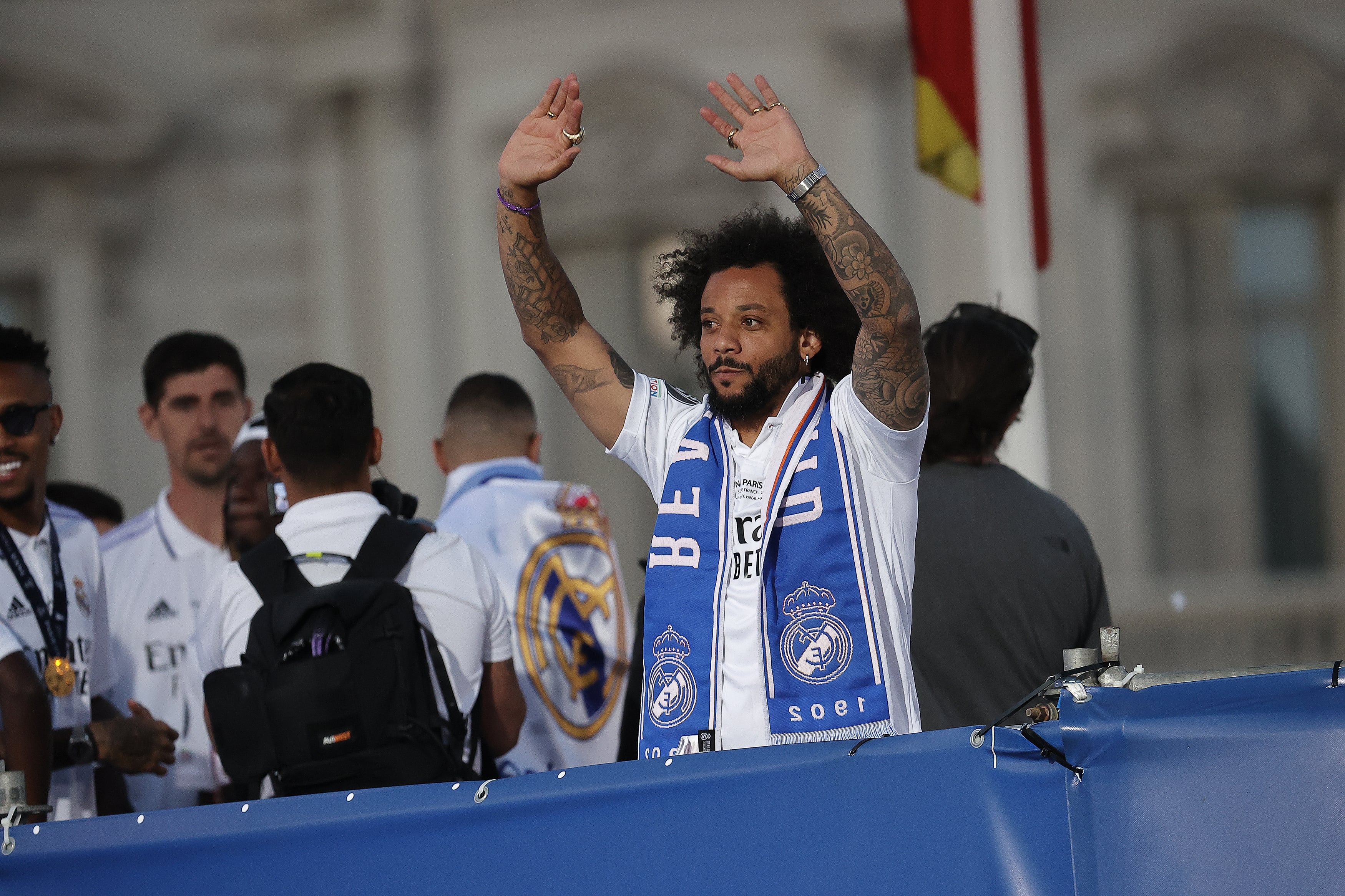 Marcelo Vieira, capitán del Real Madrid, celebrando la Decimocuarta