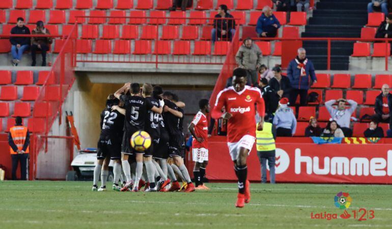 El Huesca celebra la victòria al Nou Estadi davant el Nàstic.