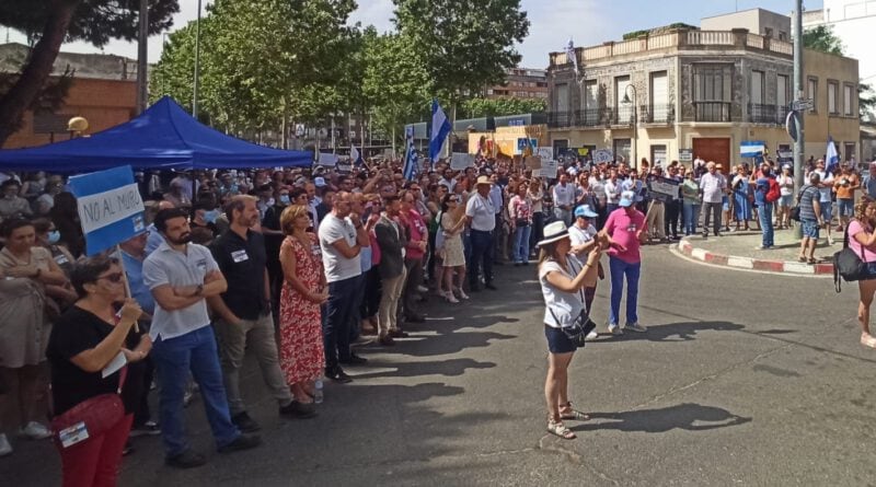 Concentración en Talavera para pedir el soterramiento de las vías del AVE (Imagen de archivo)