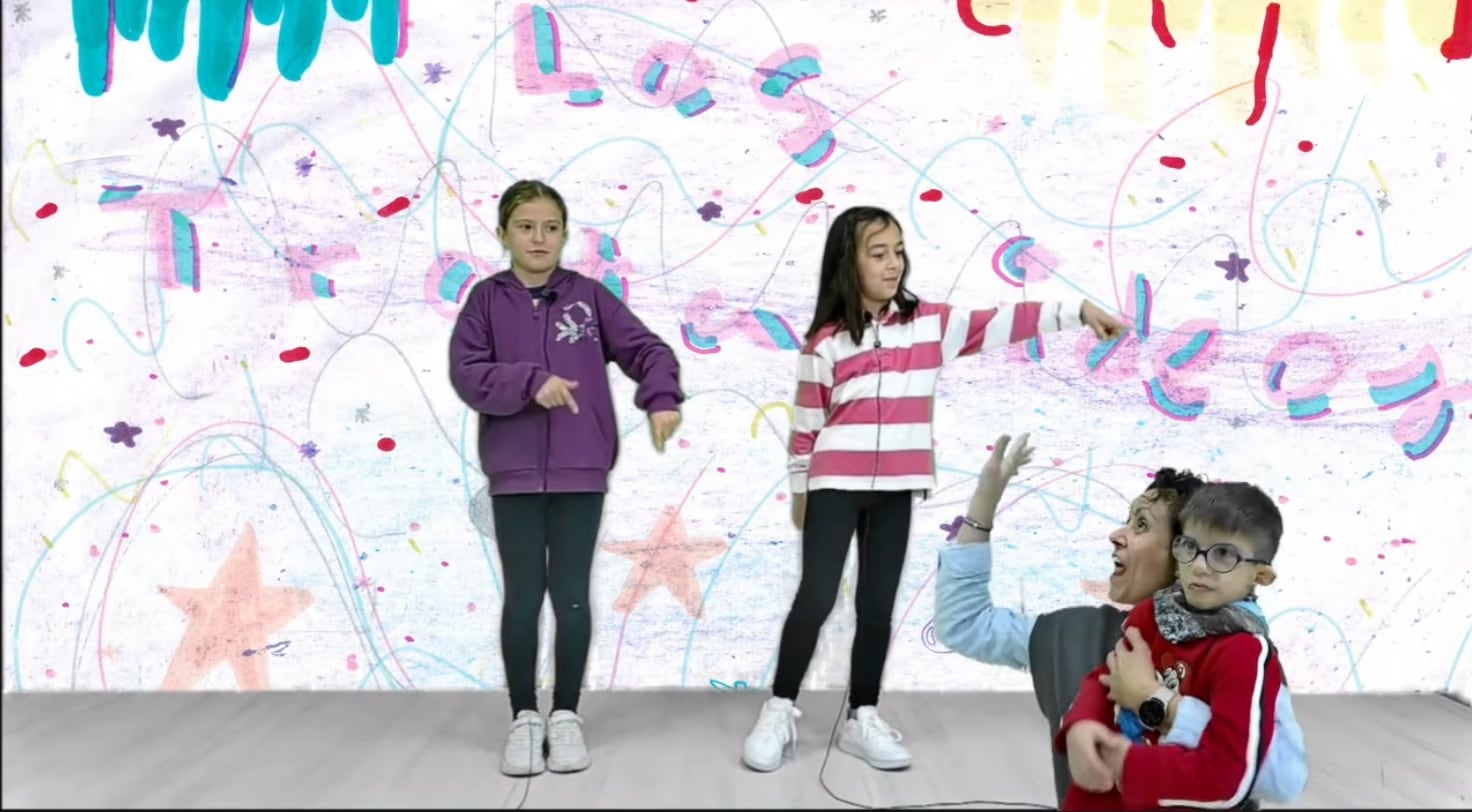 Elba y Nieves son la presentadoras de 'Trotavideo' que signan Matilde y Sergio.