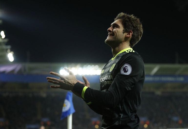 Marcos Alonso celebra su segundo gol con el Chelsea