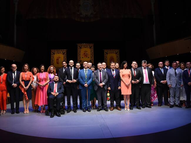 Foto de familia tras la finalización del acto