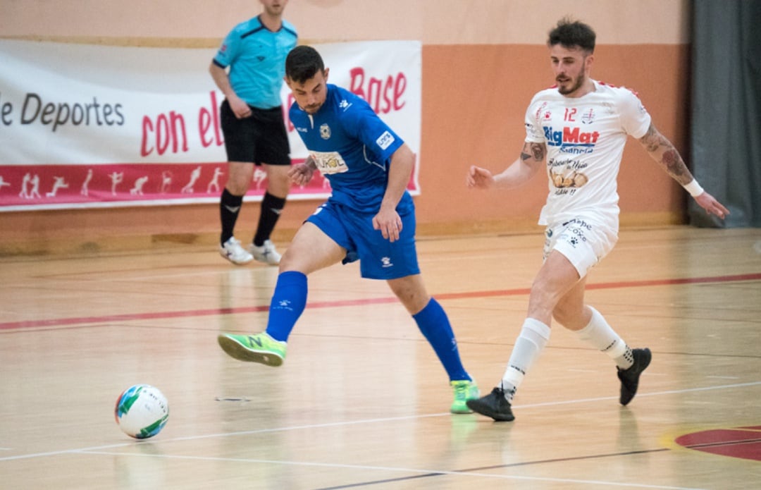 Dani Colorado, a la derecha, marcó dos goles al Dimurol Tenerife