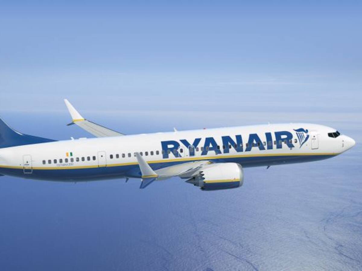 Amenaza con una bomba en un avión a Santiago si no le servían una cerveza