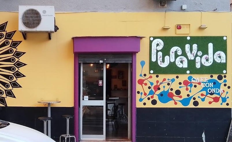 Pura Vida es unas de las seis primeras cafeterías de Málaga que ofrecen cucharillas comestibles