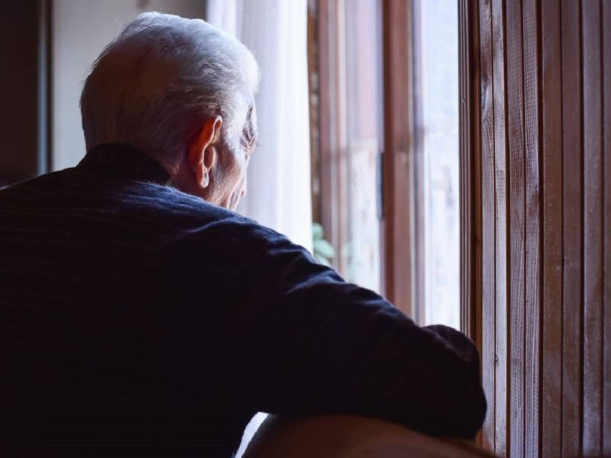 Miércoles con 18 positivos, un brote más, y un nuevo fallecido