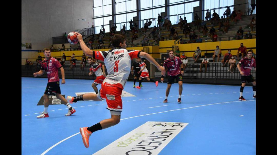 El ABANCA Ademar quiere conseguir otra victoria en Nava de la Asunción