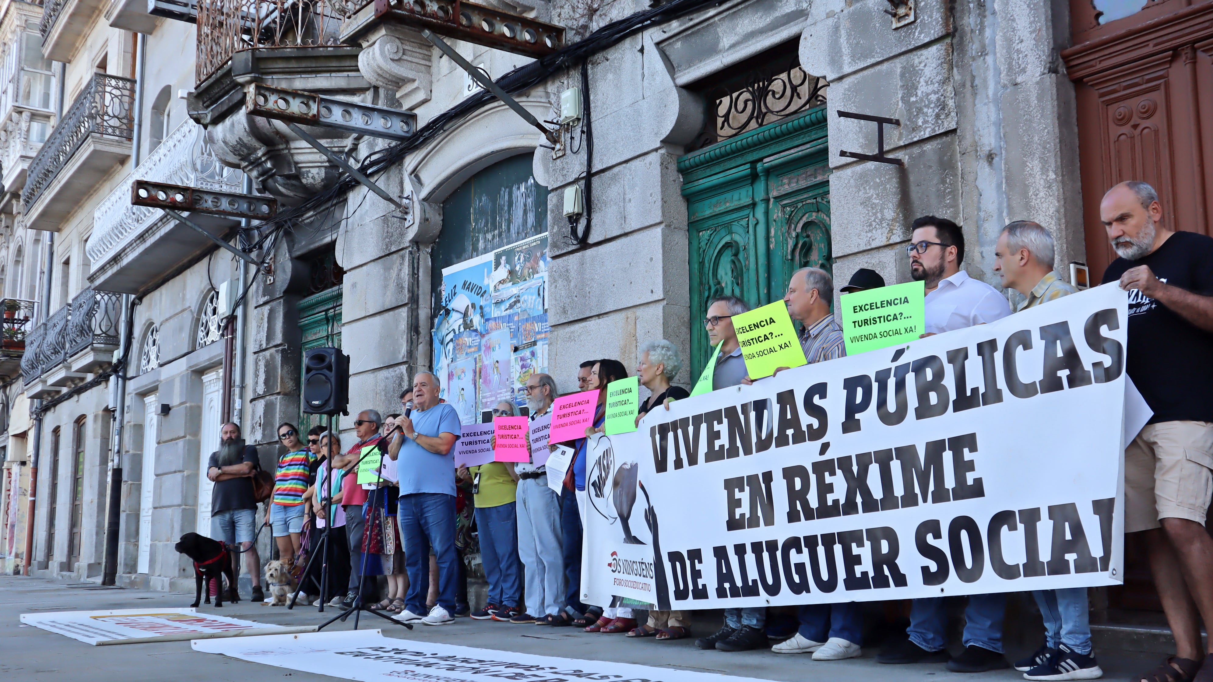 Os Ninguéns llevan años pidiendo más vivienda social.