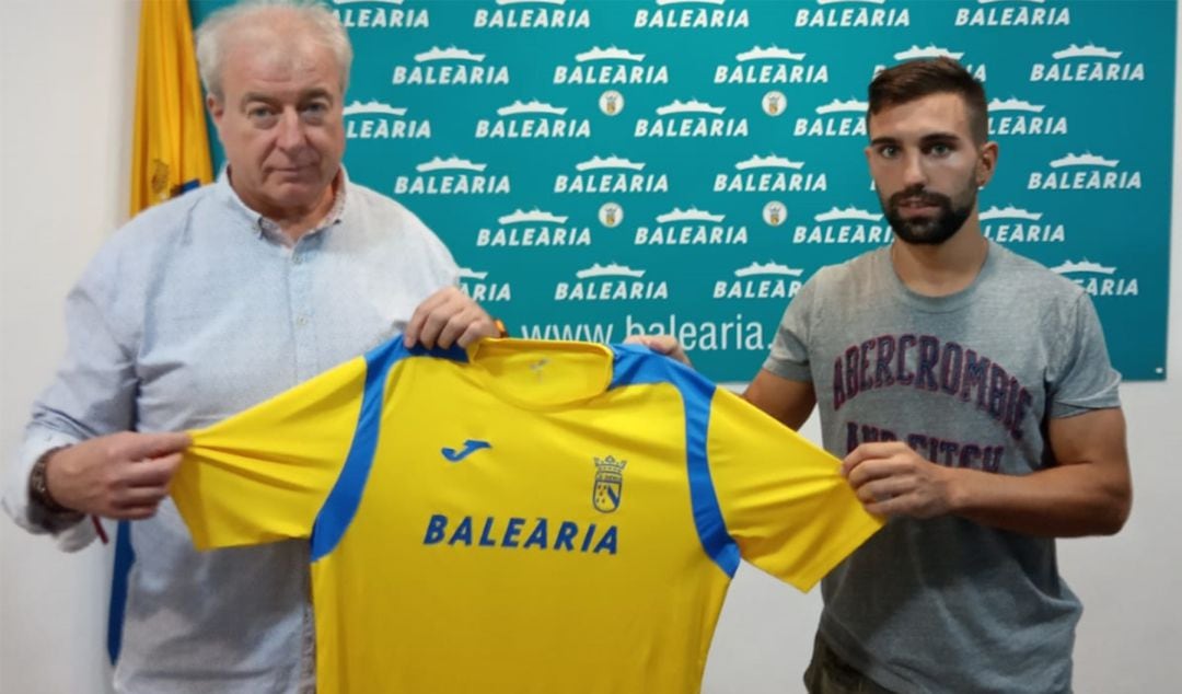 Toni Lledó junto a Lucas Destefano.