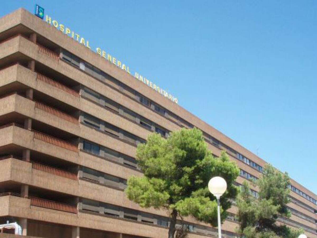 Trasladan a un hombre al hospital tras incendiarse su casa en Albacete