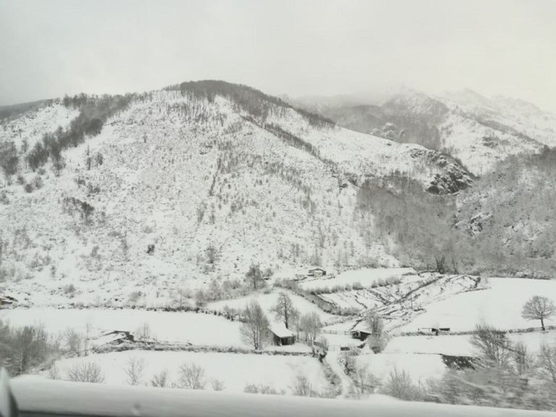 Nieve en la zona central de Asturias.