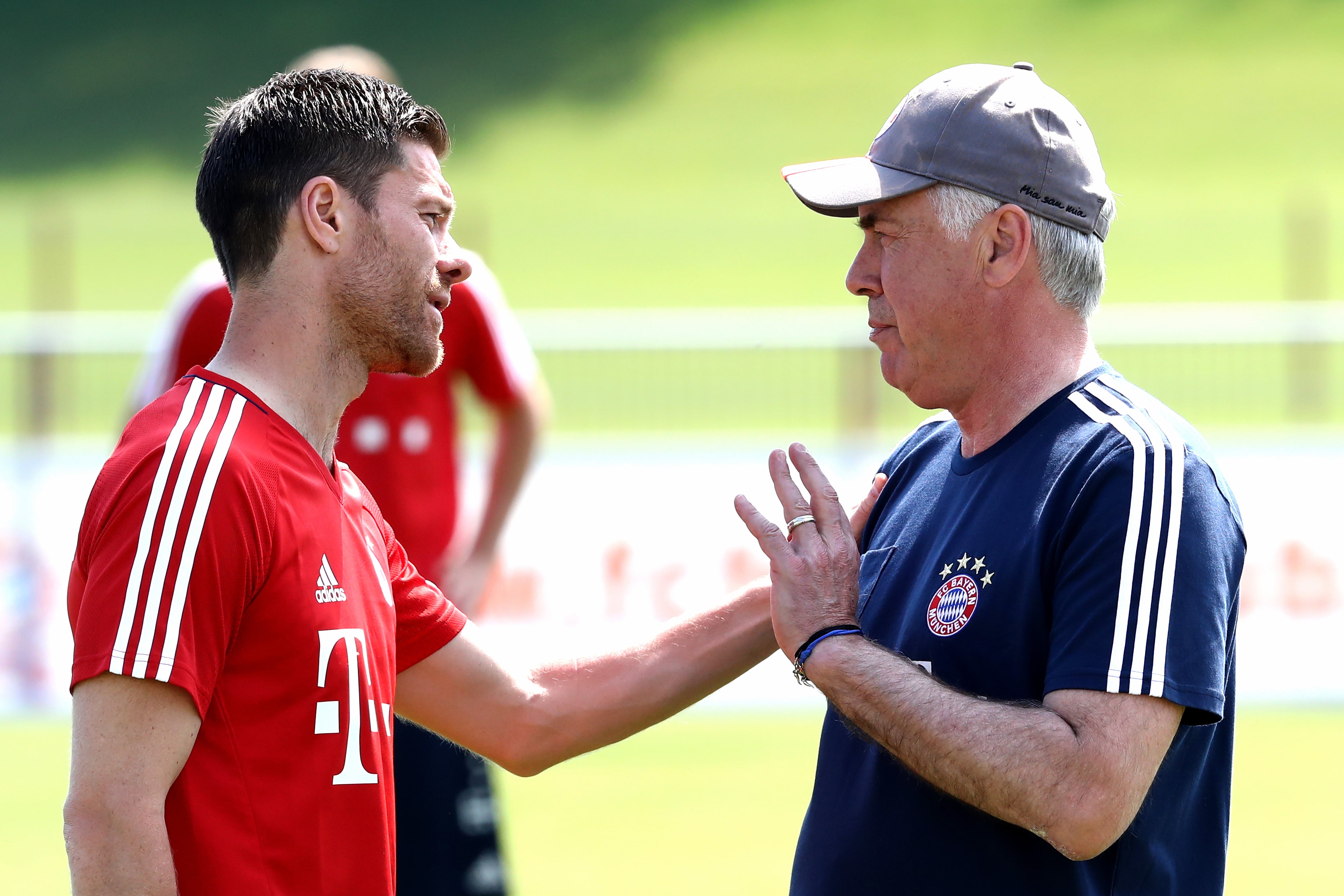 Xabi Alonso y Carlo Ancelotti durante su etapa en el Bayern de Múnich.