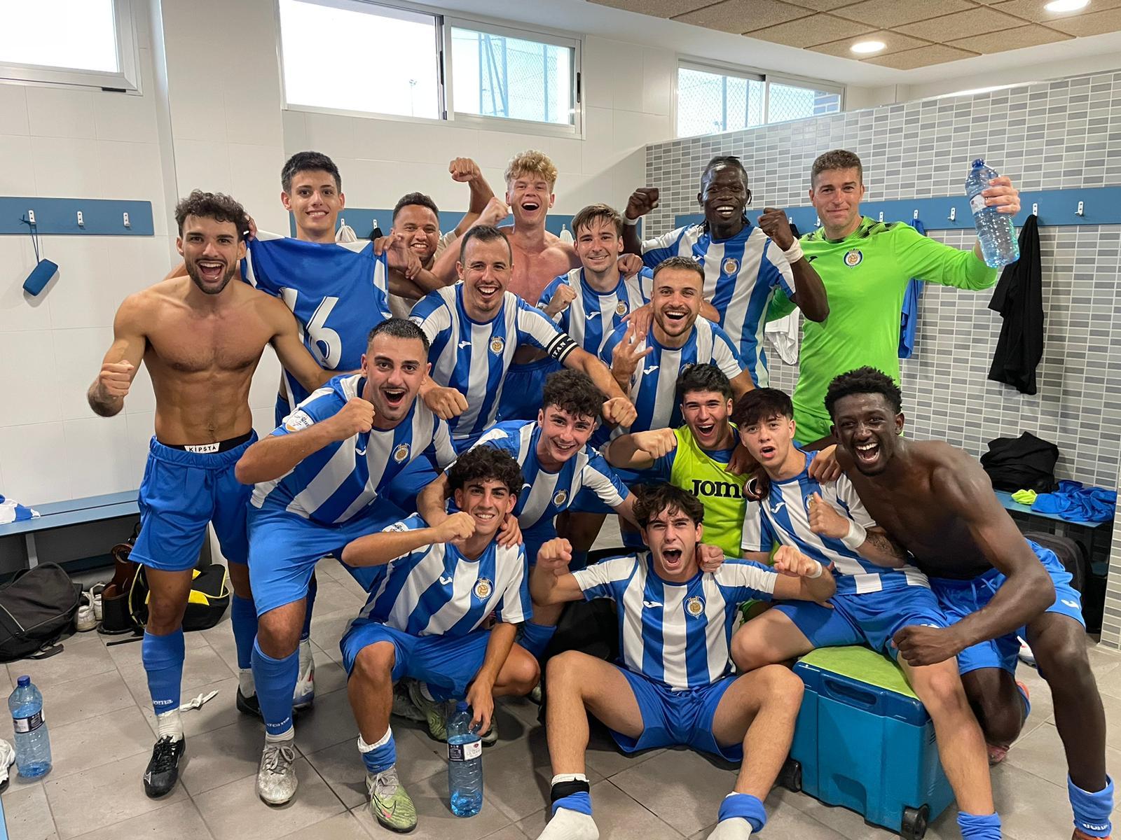 Los jugadores del CF Gandia celebran la victoria