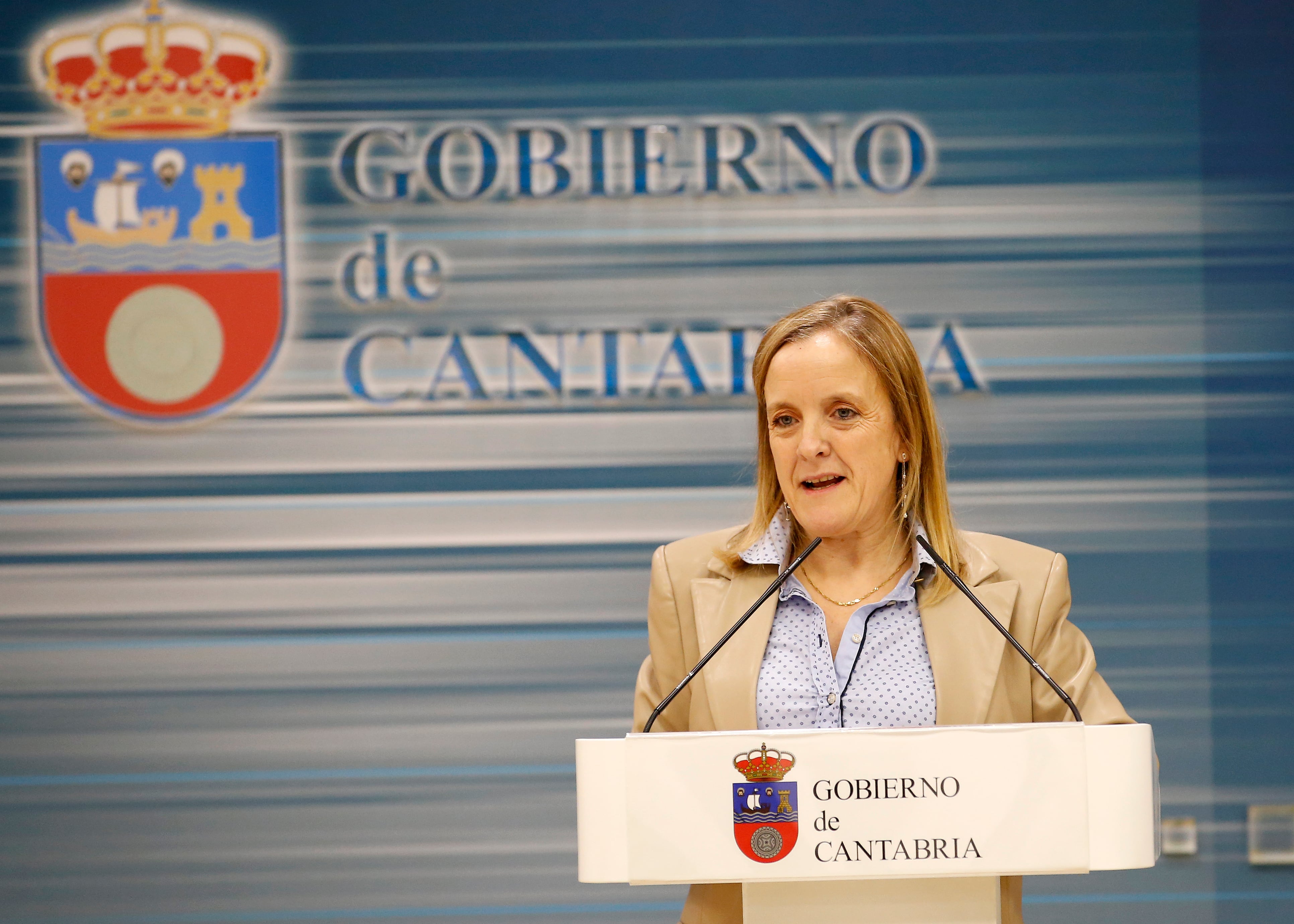 La consejera de Presidencia, Justicia, Seguridad y Simplificación Administrativa, Isabel Urrutia, informa, en rueda de prensa, sobre el Fondo de Cooperación Municipal de 2025.