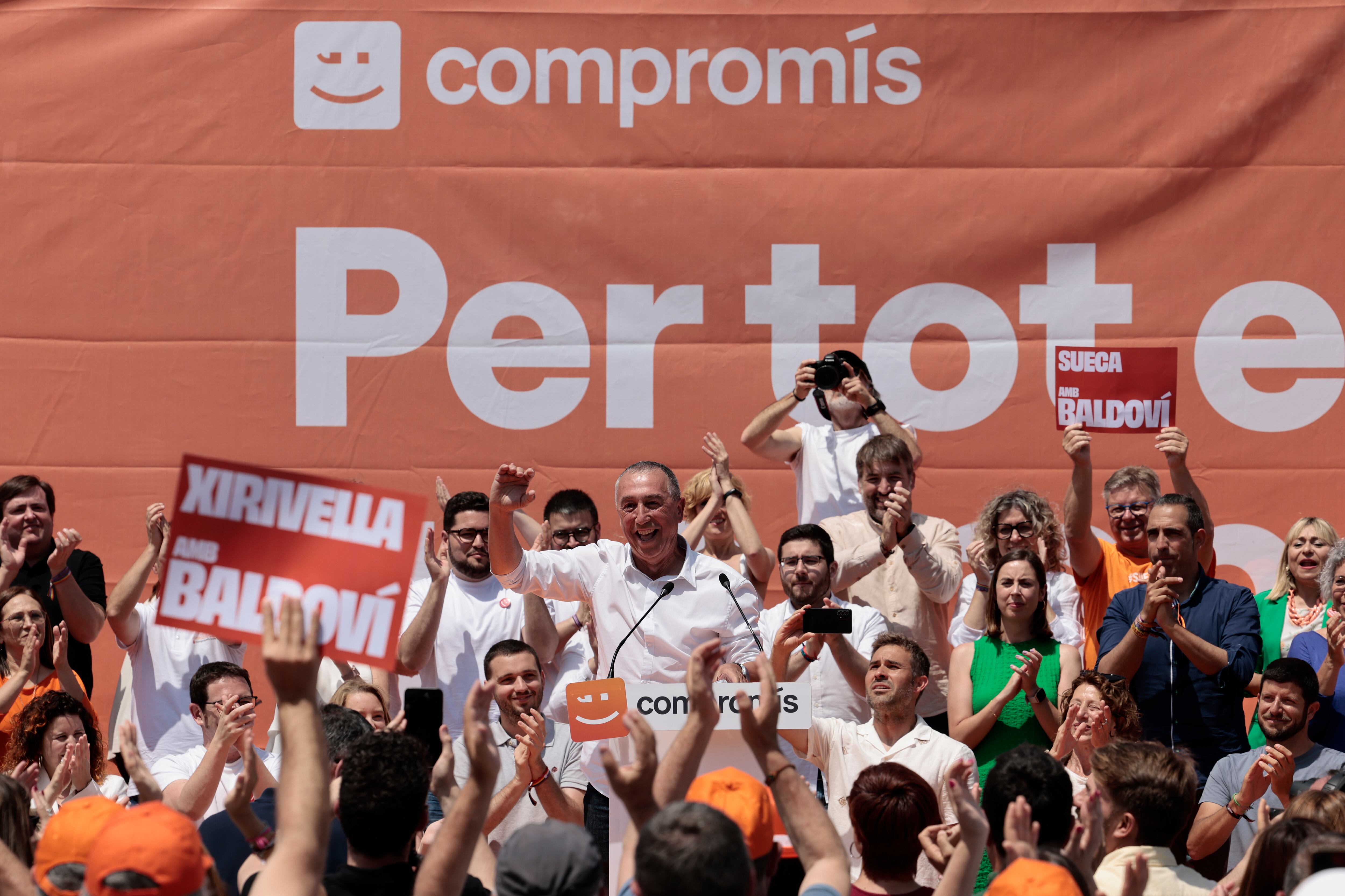 El candidato de Compromís a la Presidencia de la Generalitat, Joan Baldoví, durante el acto central de la campaña en el Parque Central de València.