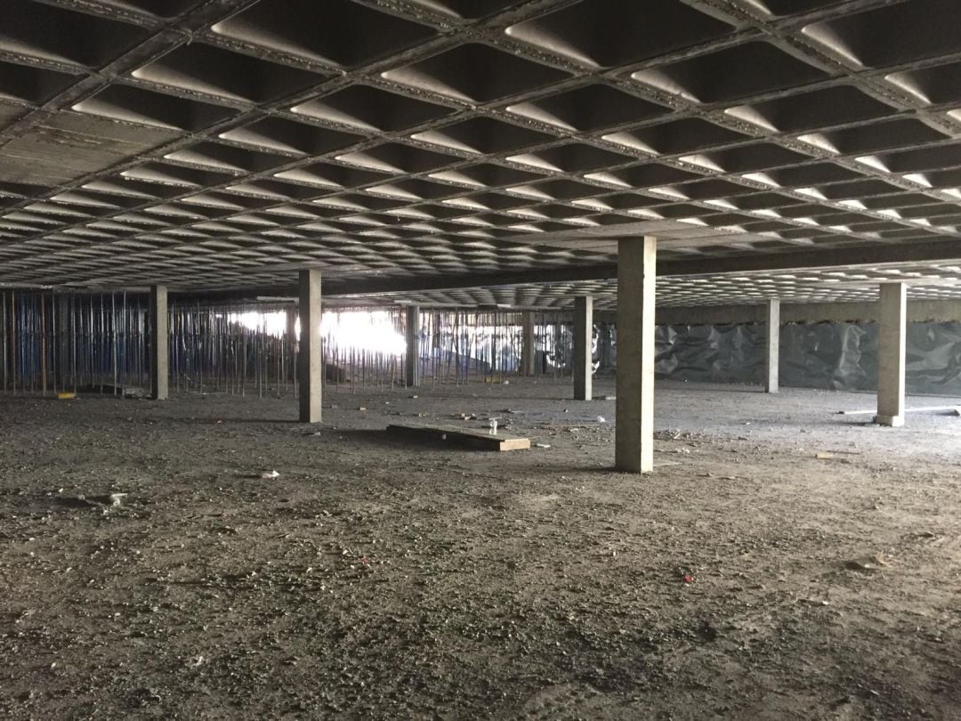 La constructora ha concluido la cubierta del aparcamiento