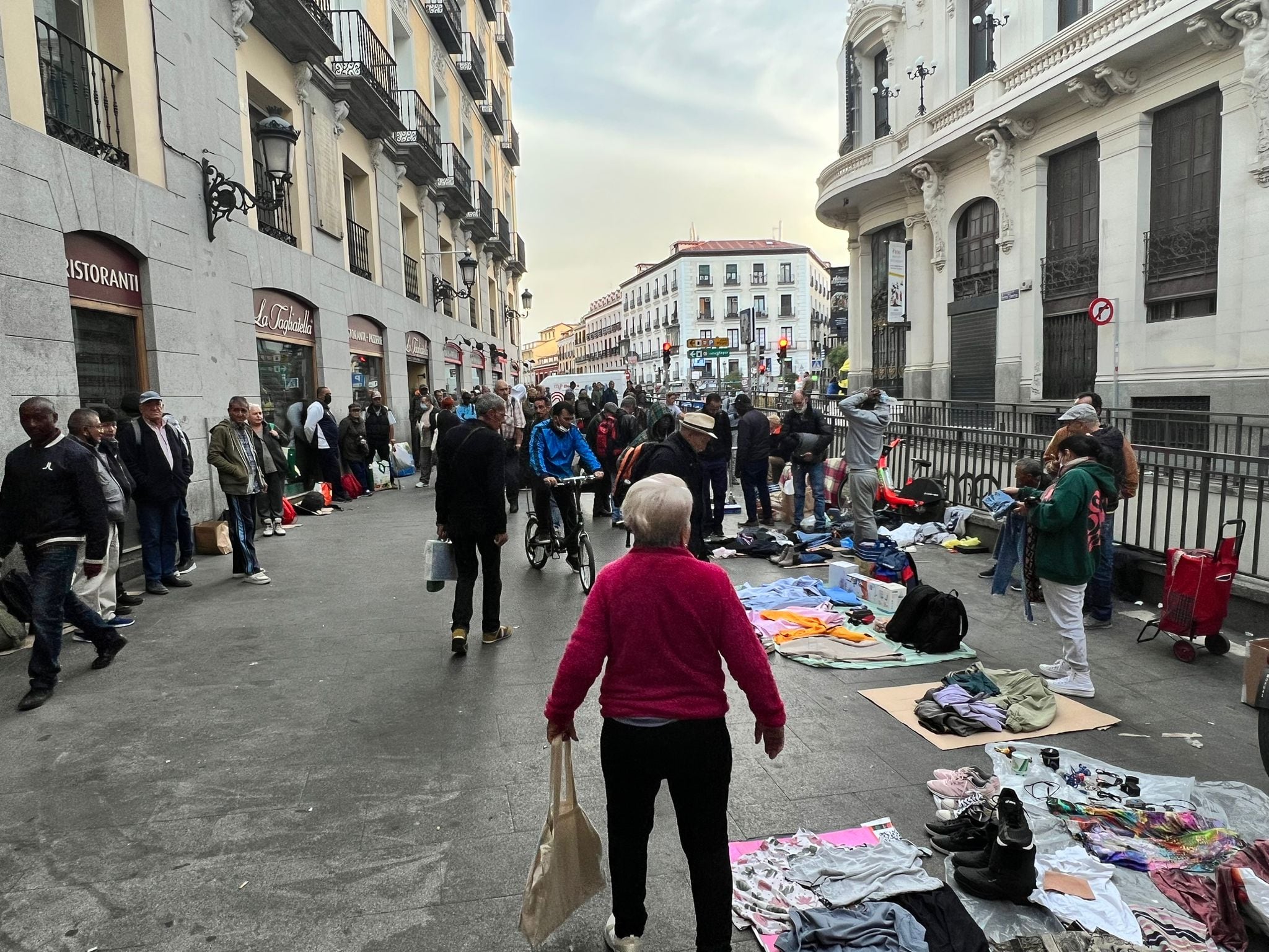 (ARCHIVO) Colas del hambre en Madrid