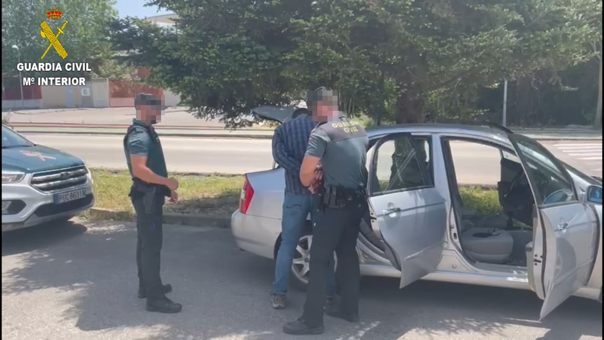 Un detingut a Albaida per falsificar més de 21.000 euros