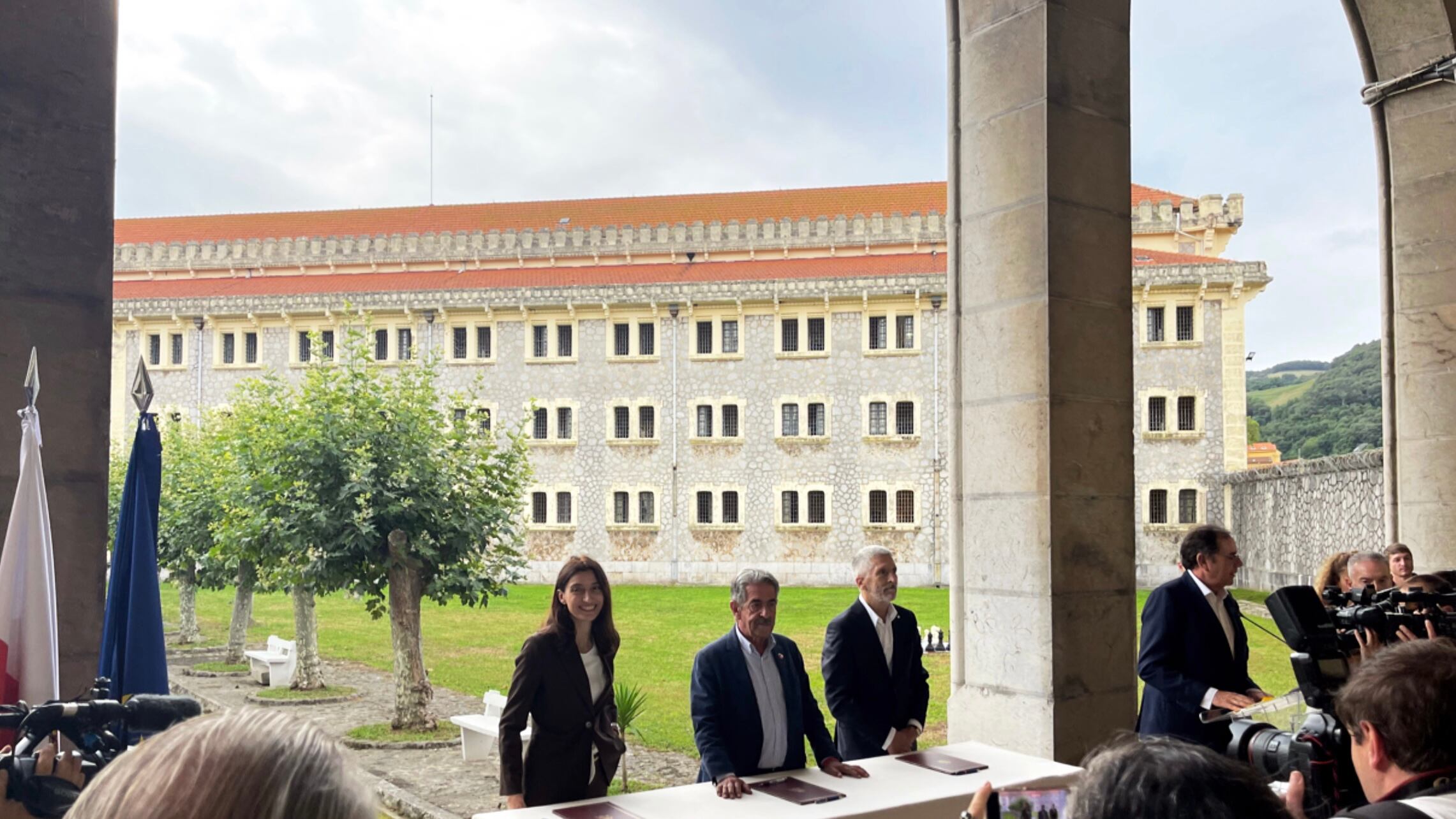 Ministra de Justicia de España, Pilar Llop, junto al presidente de Cantabria, Miguel Ángel Revilla y el ministro de Interior de España, Grande-Marlaska