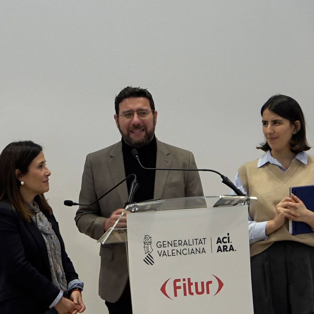 Alcoy presenta una propuesta de realidad virtual inmersiva en Fitur 2025 en un viaje al pasado