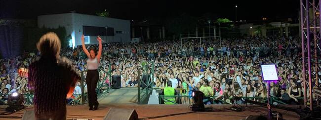 Momento del concierto del El Maky y María Artés