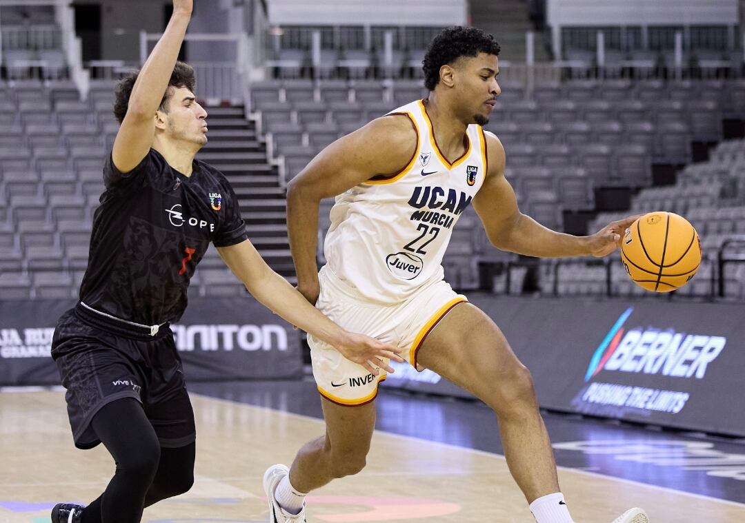 Lee Aaliya el pasado mes de enero contra Granada en el U22