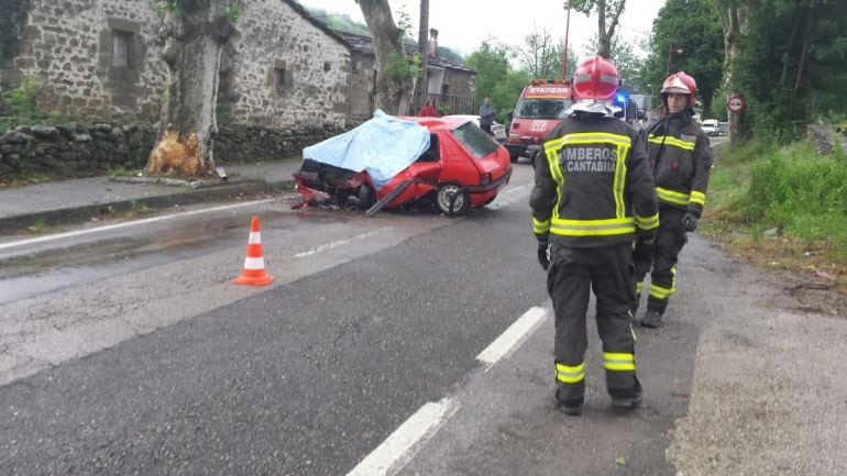 El joven fallecido viajaba en un Peugeot 205.