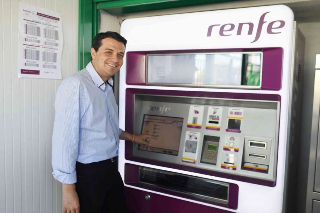 Jose María Bellido, en la estación de Alcolea