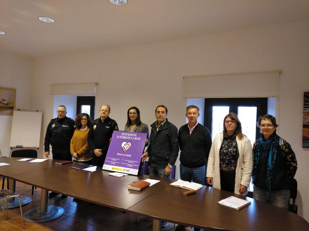 En la reunión han participado representantes municipales, policiales, sociales y del Colegio de Abogados