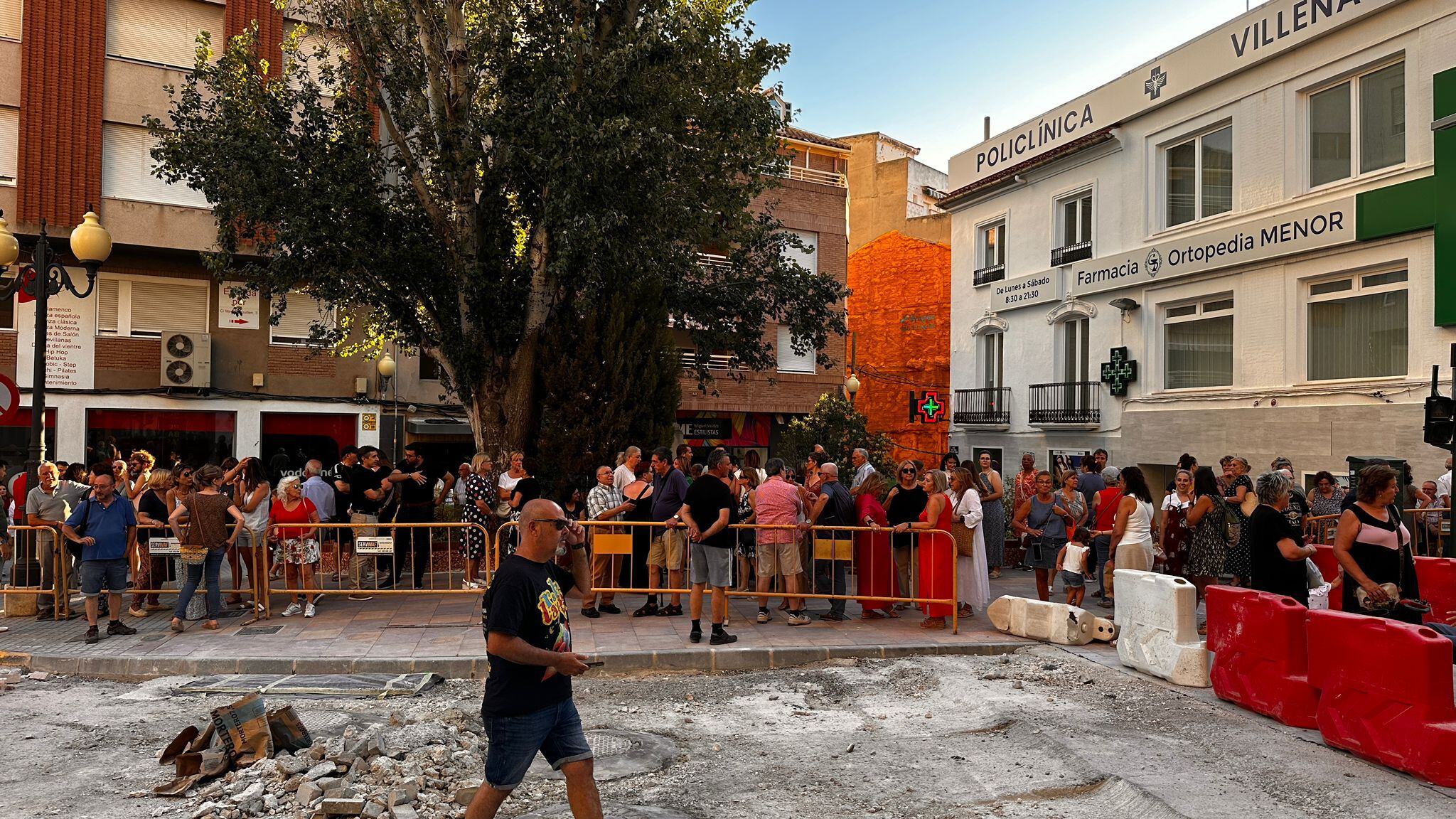 protesta retraso obras calle ancha