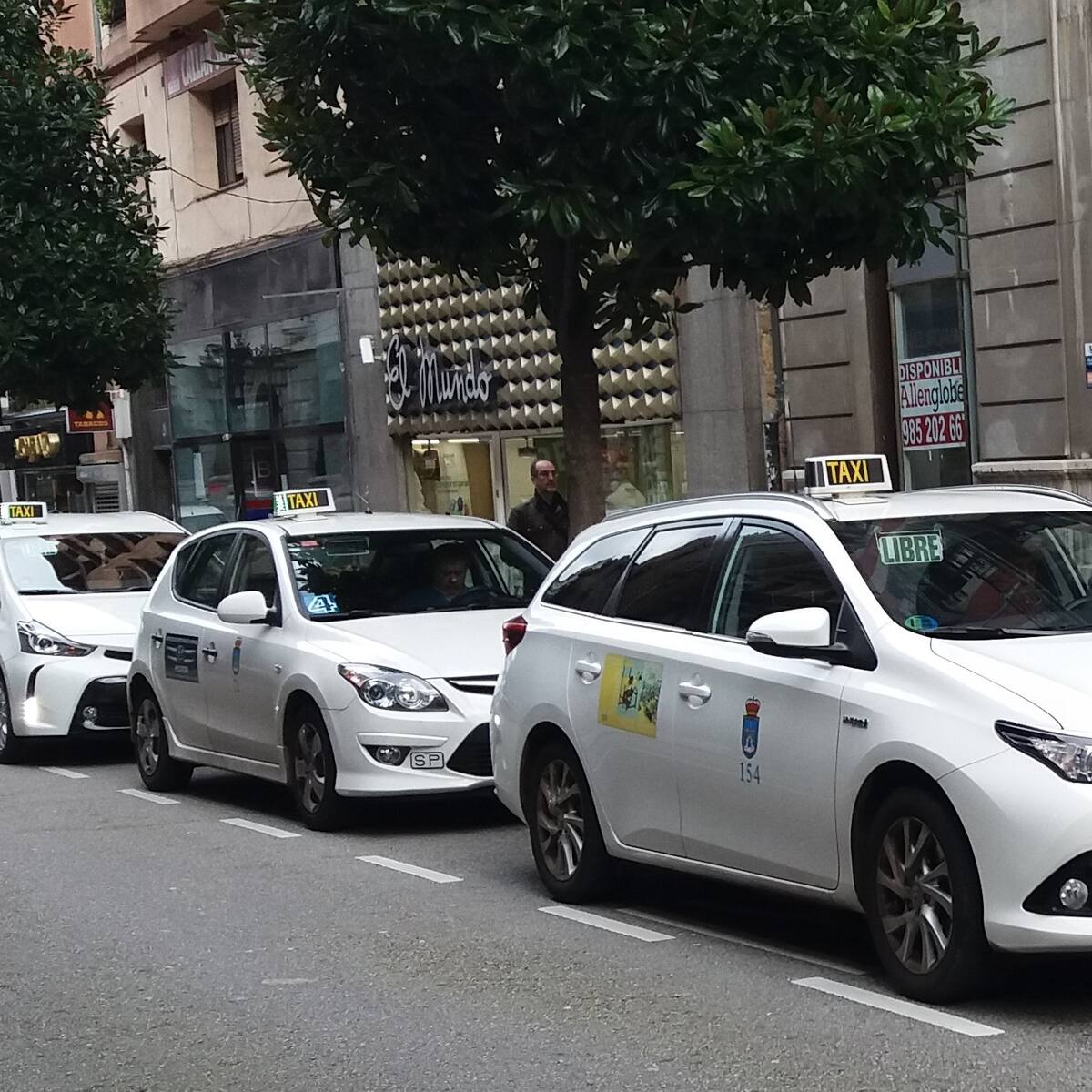 Los taxis asturianos irán a la huelga por el desmesurado precio de las pólizas de seguros para sus vehículos