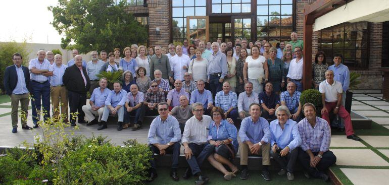 Foto de familia en el restaurante STOP de Tarancón