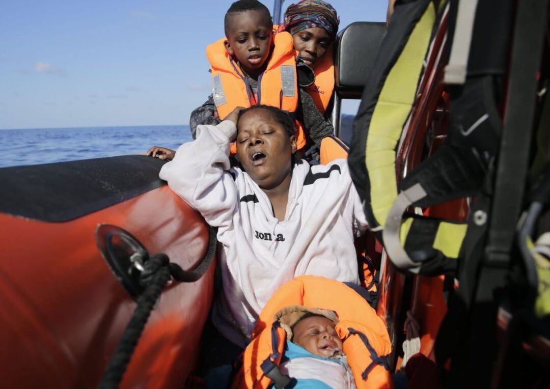 Personas migrantes rescatadas en el Mediterráneo central.