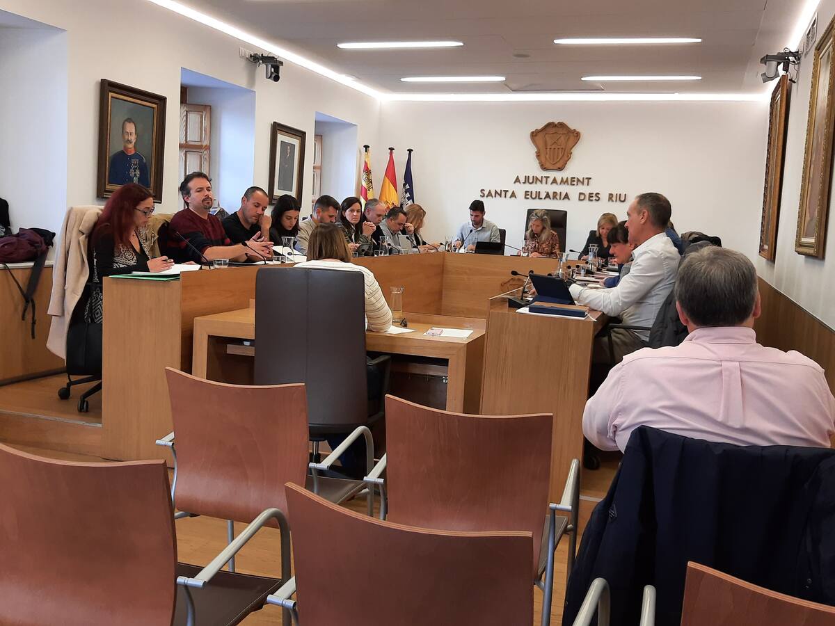 Unanimidad en Santa Eulària para otorgar la Medalla de Oro a las Asociaciones de Padres y Madres de Alumnos