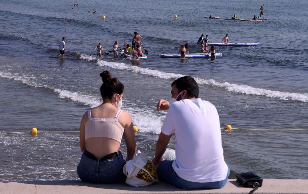 Playa de la Malvarrosa en València en tiempos de pandemia