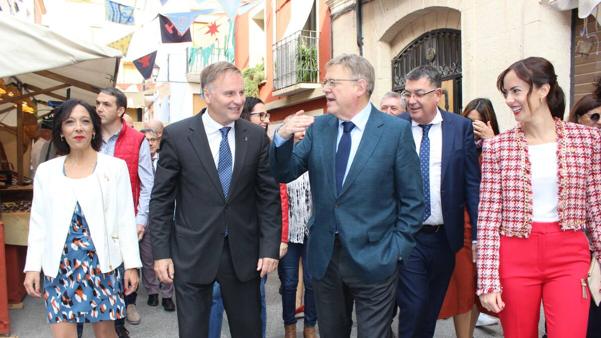 La Fira de Tots Sants de Cocentaina se inaugura con la ilusión del regreso a la normalidad