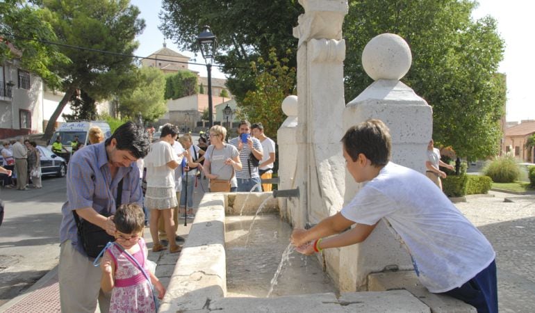 La fuente llevaba más de diez años sin que el agua corriera por sus caños