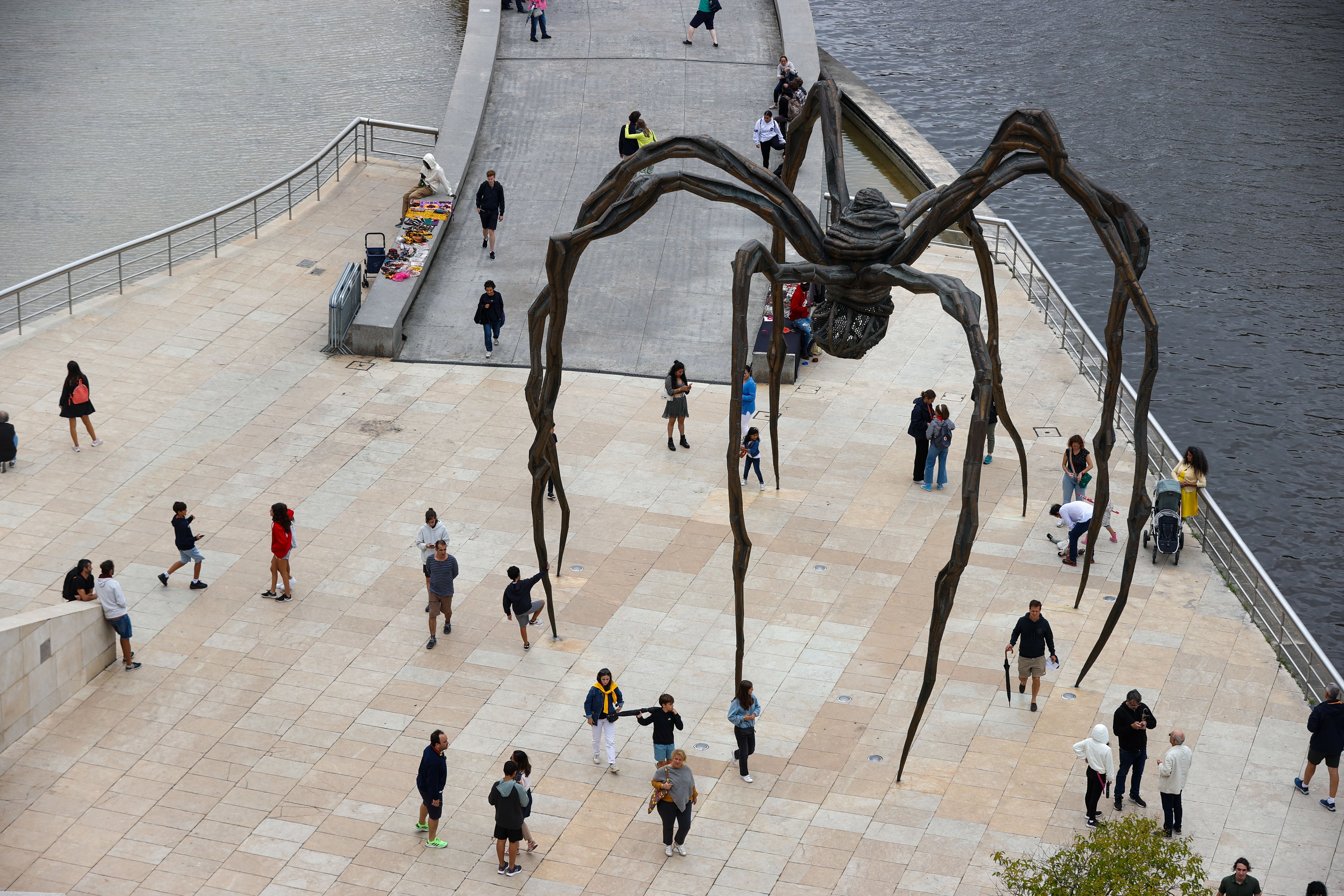 MAMÁ, escultura del Guggenheim de Bilbao. EFE/Luis Tejido