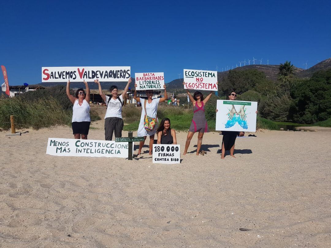 Protesta de la Plataforma &quot;Salvemos Valdevaqueros&quot;