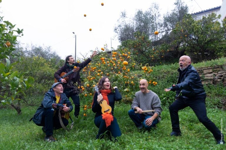 La banda portuguesa 'Meninos Das Laranjas' es una de las 18 que ofrecerán conciertos gratuitos en la MUM de este año./ MUM