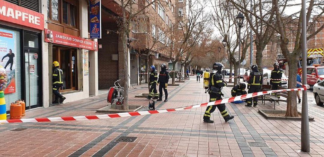 Intervención de los Bomberos de Palencia con motivo del escape de gas detectado en Palencia