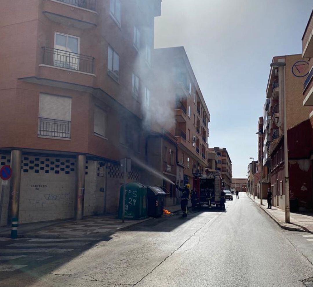 Tramo de la Calle Córdoba donde se ha registrado el incendio del contenedor