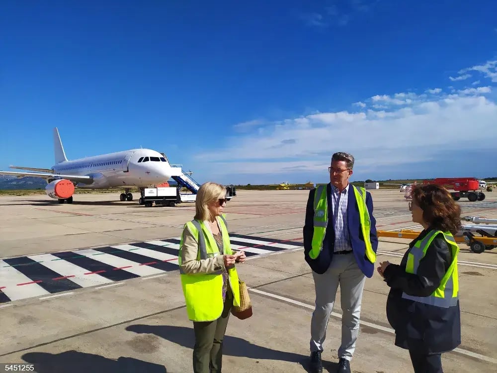 El aeropuerto de Castellón acoge una operativa chárter para el desplazamiento a la feria Cersaie de Bolonia