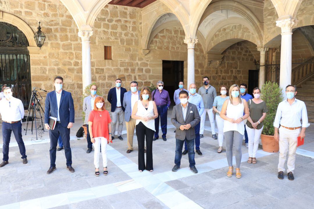 La secreataria general del PSOE andaluz, Susana Díaz, se reúne en Úbeda con empresarios del sector turístico