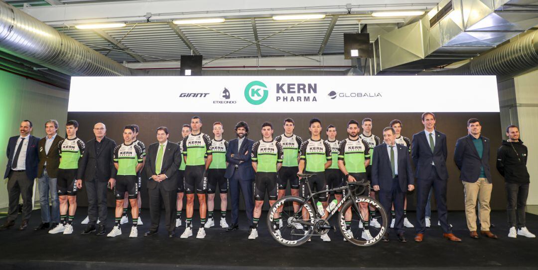La presentació del nou equip ciclista que ja ha començat a competir