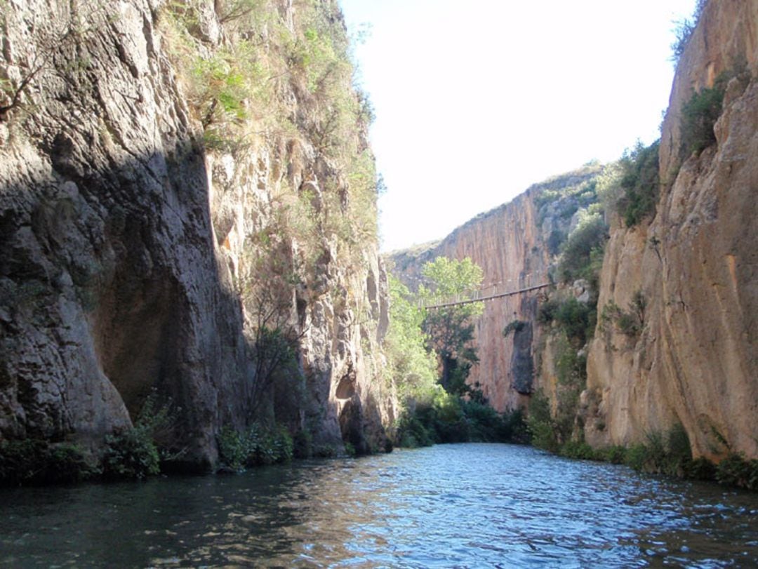 la Ruta de los Pantaneros, o de los puentes colgantes, es una de la más conocida del municipio de Chulilla